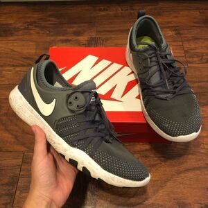 NIKE free training athletic running shoes sneakers women 10 / men 8.5 gray